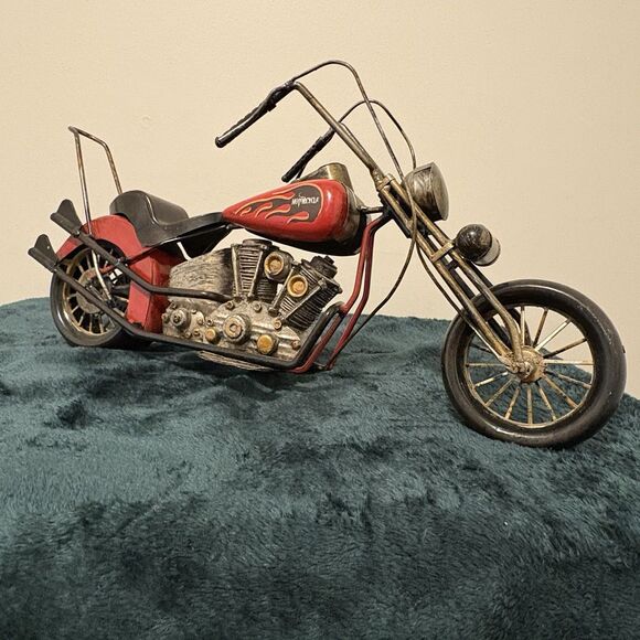 Vintage Retro Style Tin Metal Model Red Chopper Motorcycle Decor - Picture 6 of 14